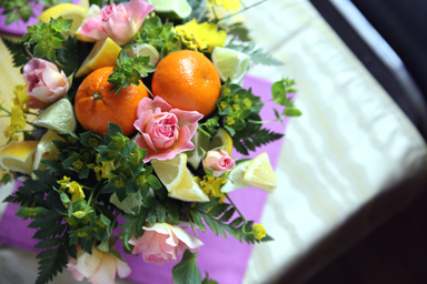 お花とフルーツのアレンジメント